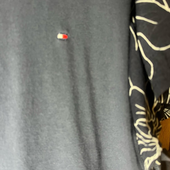 Tommy Hilfiger Womens Printed Navy Flutter Sleeve Top Sky Captain Large - Picture 2 of 6